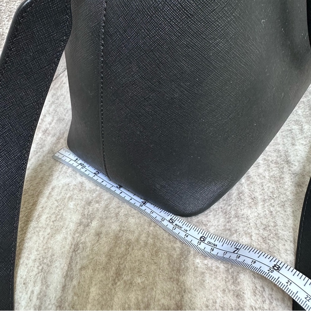 Tory Burch Robinson Medium Triple Compartment Black Leather Tote Bag - Picture 14 of 16